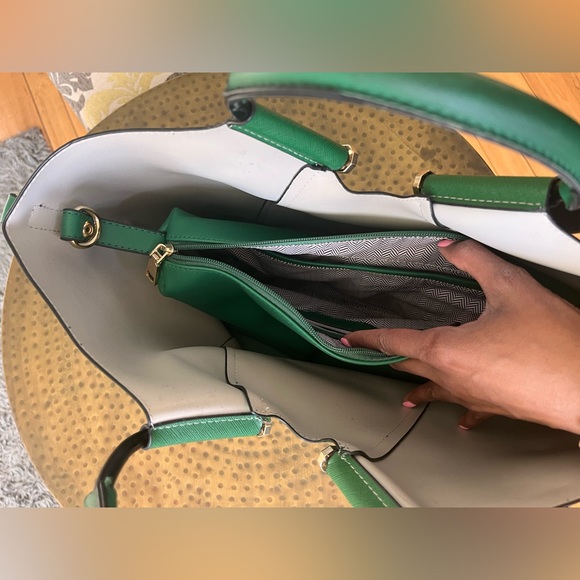 Large Kelly Green Tote - Picture 2 of 2
